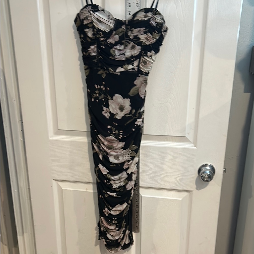 Privy Cream Bodycon Dress Sweetheart Neckline Cocktail